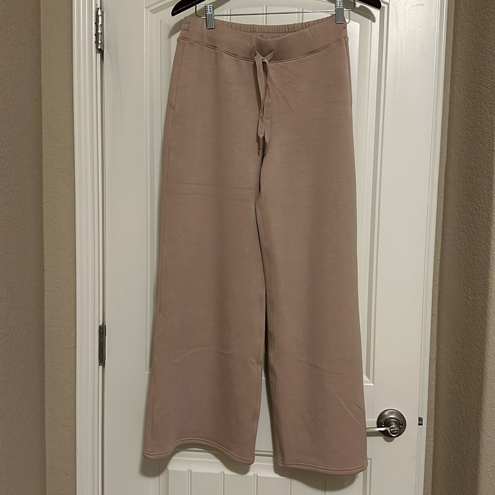 Spanx air essentials pants - size medium (short length)